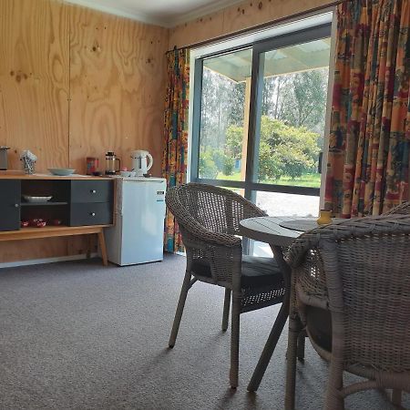 Pin Oaks Hotel Whanganui Buitenkant foto