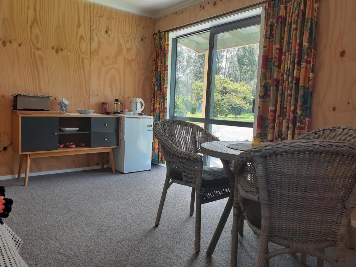 Pin Oaks Hotel Whanganui Buitenkant foto